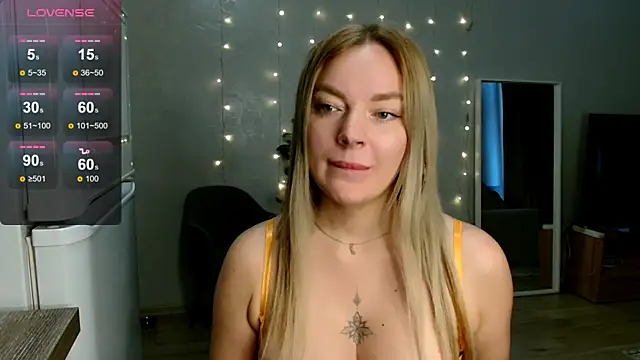 Snapshot of Eva___forever chatting on November 8, 2:59 am Eva forever online show from November 8, 2:59 am