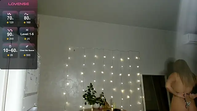 Snapshot of Eva___forever chatting on November 11, 1:11 am Eva forever online show from November 11, 1:11 am