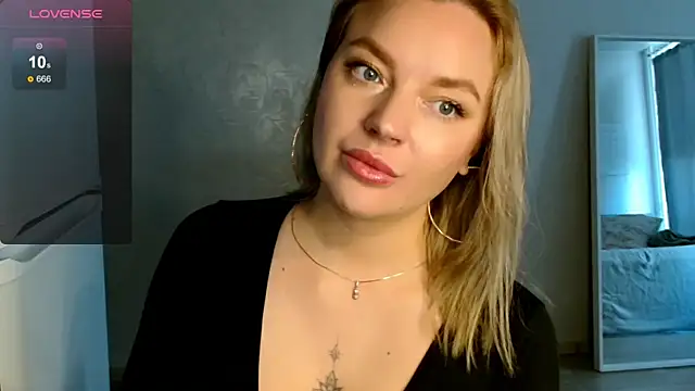 Snapshot of Eva___forever chatting on September 26, 1:56 am Eva   forever online show from September 26, 1:56 am