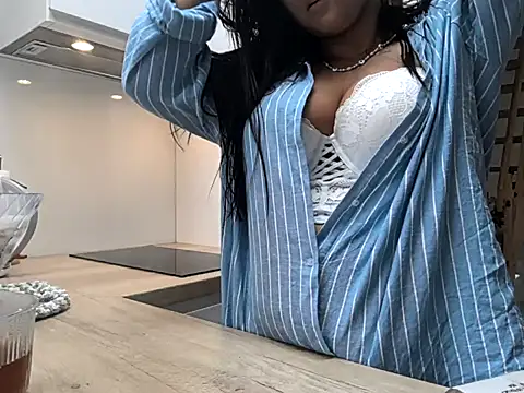 MoonlitLust online show from May 31, 8:31 am