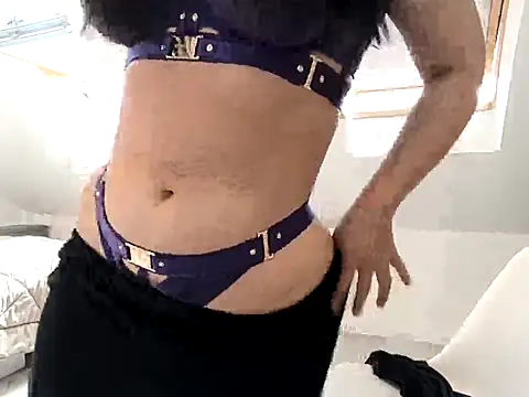 MoonlitLust online show from May 22, 8:01 am