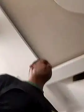 elnegro707070 online show from February 4, 11:22 pm