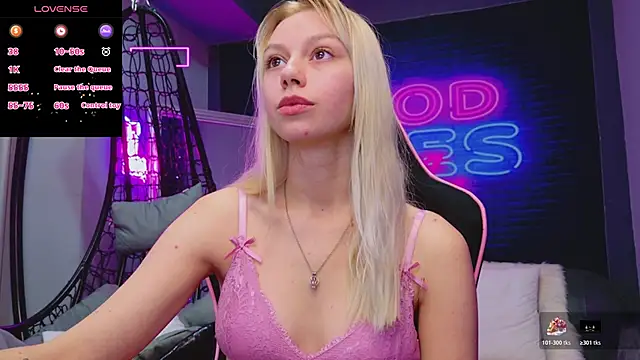 AlessiaCroft online show from November 25, 5:19 am