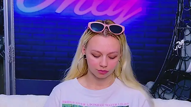 AlessiaCroft online show from May 28, 4:09 am