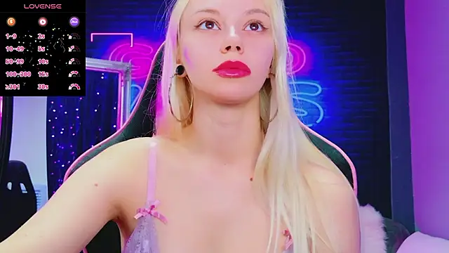 AlessiaCroft online show from March 19, 5:07 am