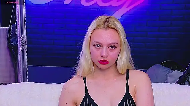 AlessiaCroft online show from May 6, 4:05 am