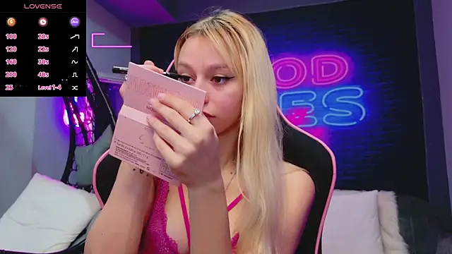 AlessiaCroft online show from November 16, 5:12 am