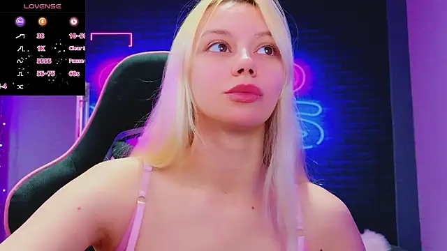 AlessiaCroft online show from March 17, 5:10 am