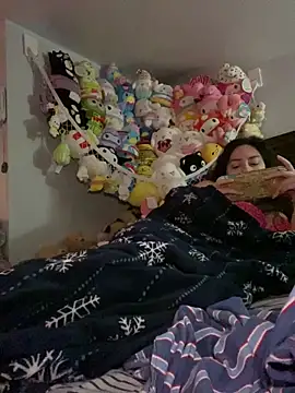 w3tkittty online show from February 19, 1:13 am