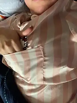 w3tkittty online show from February 28, 4:23 am