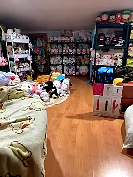 w3tkittty online show from November 15, 10:25 pm