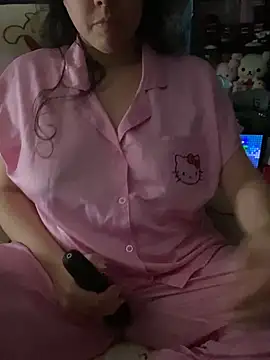 w3tkittty online show from November 3, 3:15 pm