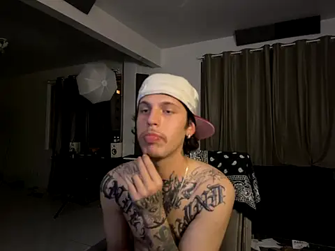 Snapshot of bigrosa21cm chatting on October 24, 10:20 pm bigrosa21cm online show from October 24, 10:20 pm