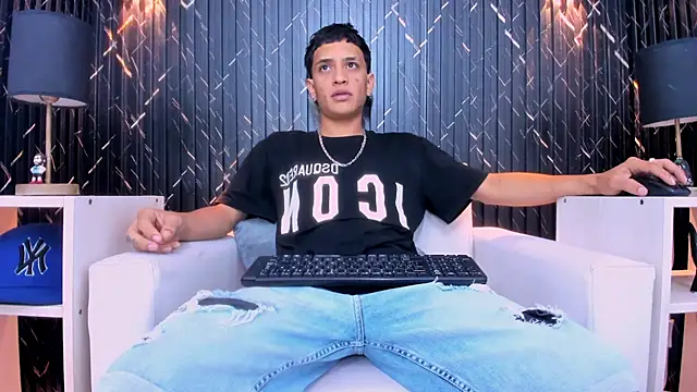 Matt Ruso online show from December 1, 4:24 am