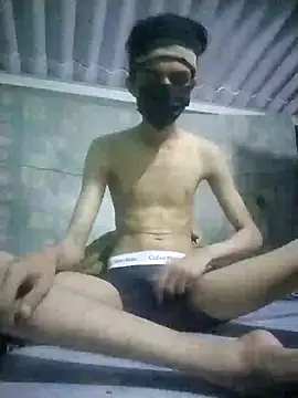 HannanKhan25 online show from October 26, 1:33 pm