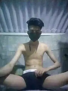 HannanKhan25 online show from November 7, 1:15 pm