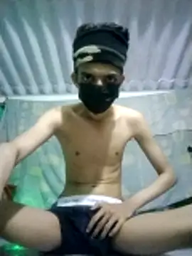 HannanKhan25 online show from March 4, 7:32 pm