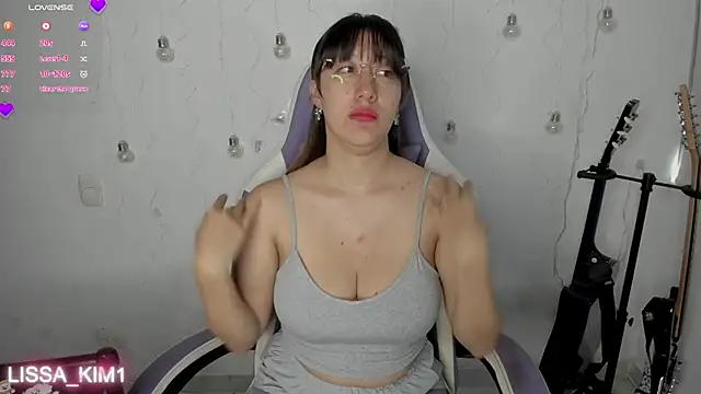 Snapshot of Lissa_Kim1 chatting on November 30, 3:46 pm Lissa Kim1 online show from November 30, 3:46 pm