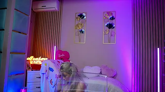 SabrinaJade online show from February 13, 5:29 am