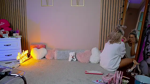 SabrinaJade online show from September 9, 5:06 am