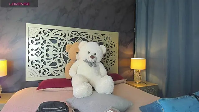 Amyblack   online show from March 11, 11:43 pm