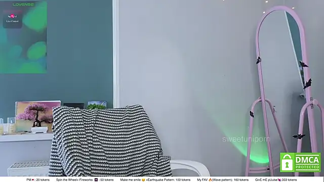 Snapshot of sweetuniporn chatting on July 18, 6:44 am sweetuniporn online show from July 18, 6:44 am