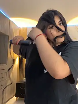 Kariina  69 online show from December 19, 3:43 am