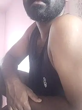 Snapshot of UrbanUtopia chatting on October 25, 6:01 am UrbanUtopia online show from October 25, 6:01 am