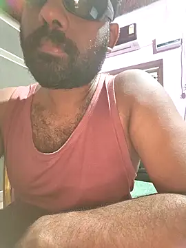 Snapshot of UrbanUtopia chatting on November 27, 5:02 pm UrbanUtopia online show from November 27, 5:02 pm