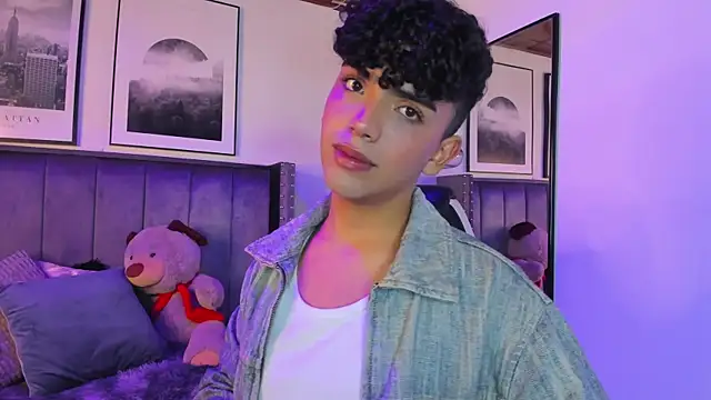 Snapshot of Niick_Twink chatting on October 18, 9:06 pm Niick Twink online show from October 18, 9:06 pm