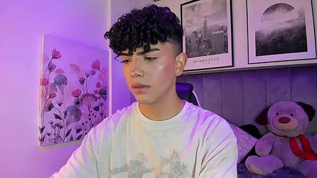 Snapshot of Niick_Twink chatting on October 15, 7:22 pm Niick Twink online show from October 15, 7:22 pm