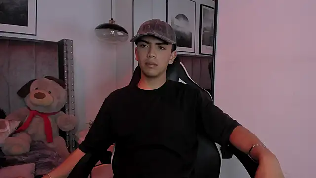Snapshot of Niick_Twink chatting on September 19, 7:40 pm Niick Twink online show from September 19, 7:40 pm