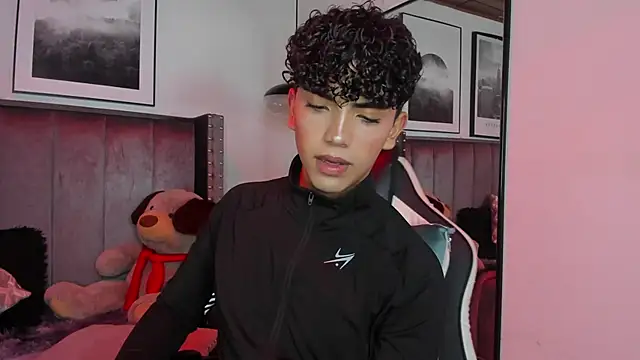Snapshot of Niick_Twink chatting on September 23, 7:43 pm Niick Twink online show from September 23, 7:43 pm