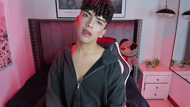 Snapshot of Niick_Twink chatting on September 18, 5:05 pm Niick Twink online show from September 18, 5:05 pm