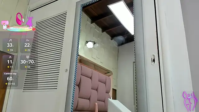 sophiaarenas online show from December 20, 11:46 am