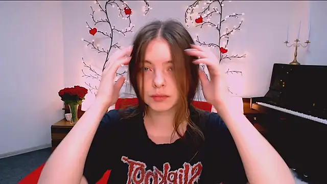 marshmallowee online show from December 15, 9:04 am