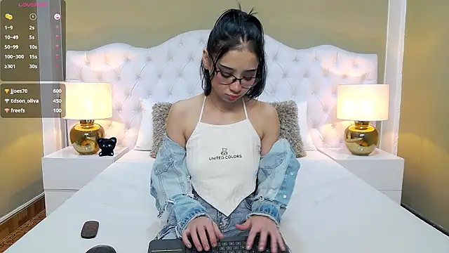 Little Lizzy Miller online show from February 3, 6:40 am