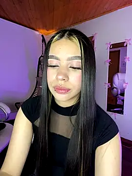 Snapshot of Cristina_pinkk chatting on October 2, 2:04 am Cristina pinkk online show from October 2, 2:04 am