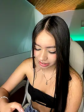 Snapshot of Cristina_pinkk chatting on November 18, 3:10 am Cristina pinkk online show from November 18, 3:10 am