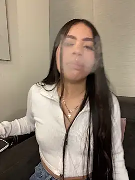 Snapshot of Cristina_pinkk chatting on November 19, 4:34 am Cristina pinkk online show from November 19, 4:34 am