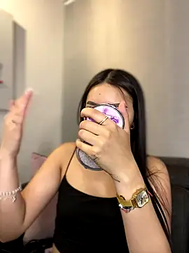 Snapshot of Cristina_pinkk chatting on November 27, 3:51 am Cristina pinkk online show from November 27, 3:51 am