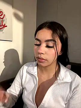 Snapshot of Cristina_pinkk chatting on October 24, 3:38 am Cristina pinkk online show from October 24, 3:38 am