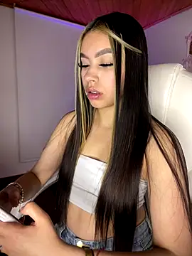 Snapshot of Cristina_pinkk chatting on September 24, 12:18 am Cristina pinkk online show from September 24, 12:18 am