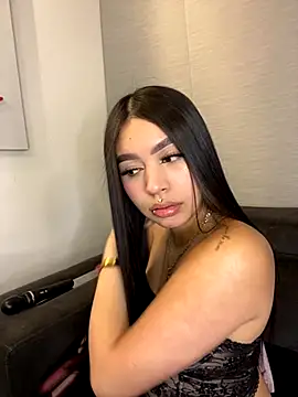 Snapshot of Cristina_pinkk chatting on November 12, 3:10 am Cristina pinkk online show from November 12, 3:10 am