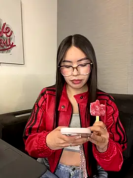 Snapshot of Cristina_pinkk chatting on December 2, 12:55 am Cristina pinkk online show from December 2, 12:55 am