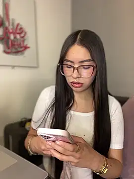 Snapshot of Cristina_pinkk chatting on December 3, 3:18 am Cristina pinkk online show from December 3, 3:18 am