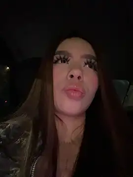 Snapshot of Cristina_pinkk chatting on April 21, 12:12 am Cristina pinkk online show from April 21, 12:12 am