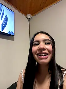 Snapshot of Cristina_pinkk chatting on October 17, 3:10 am Cristina pinkk online show from October 17, 3:10 am