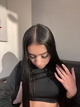 Snapshot of Cristina_pinkk chatting on October 25, 1:27 am Cristina pinkk online show from October 25, 1:27 am