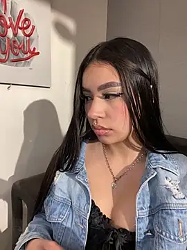 Snapshot of Cristina_pinkk chatting on October 28, 2:56 am Cristina pinkk online show from October 28, 2:56 am